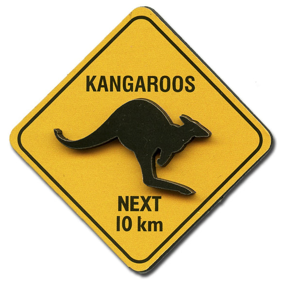MAGNET WOODEN 2D ROO ROAD SIGN